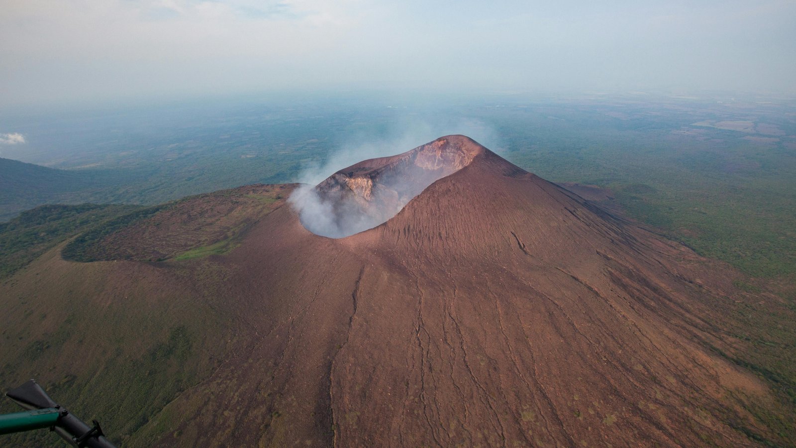 12 Real-World Examples of How Microclimates Create Completely Different Weather Just Miles Apart 10