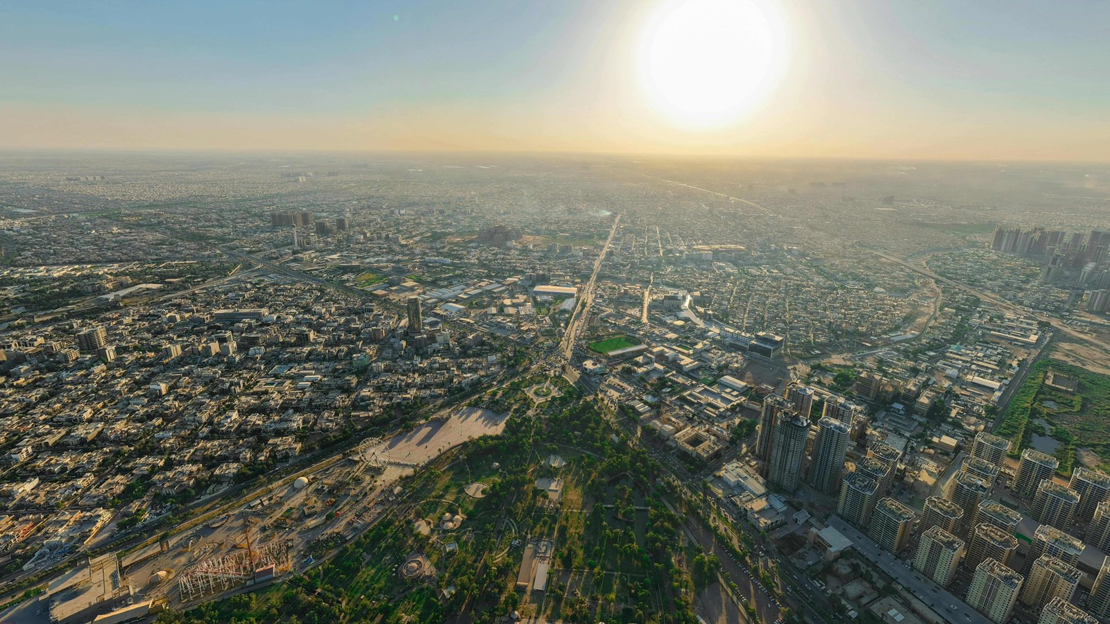 12 Real-World Examples of How Microclimates Create Completely Different Weather Just Miles Apart 2