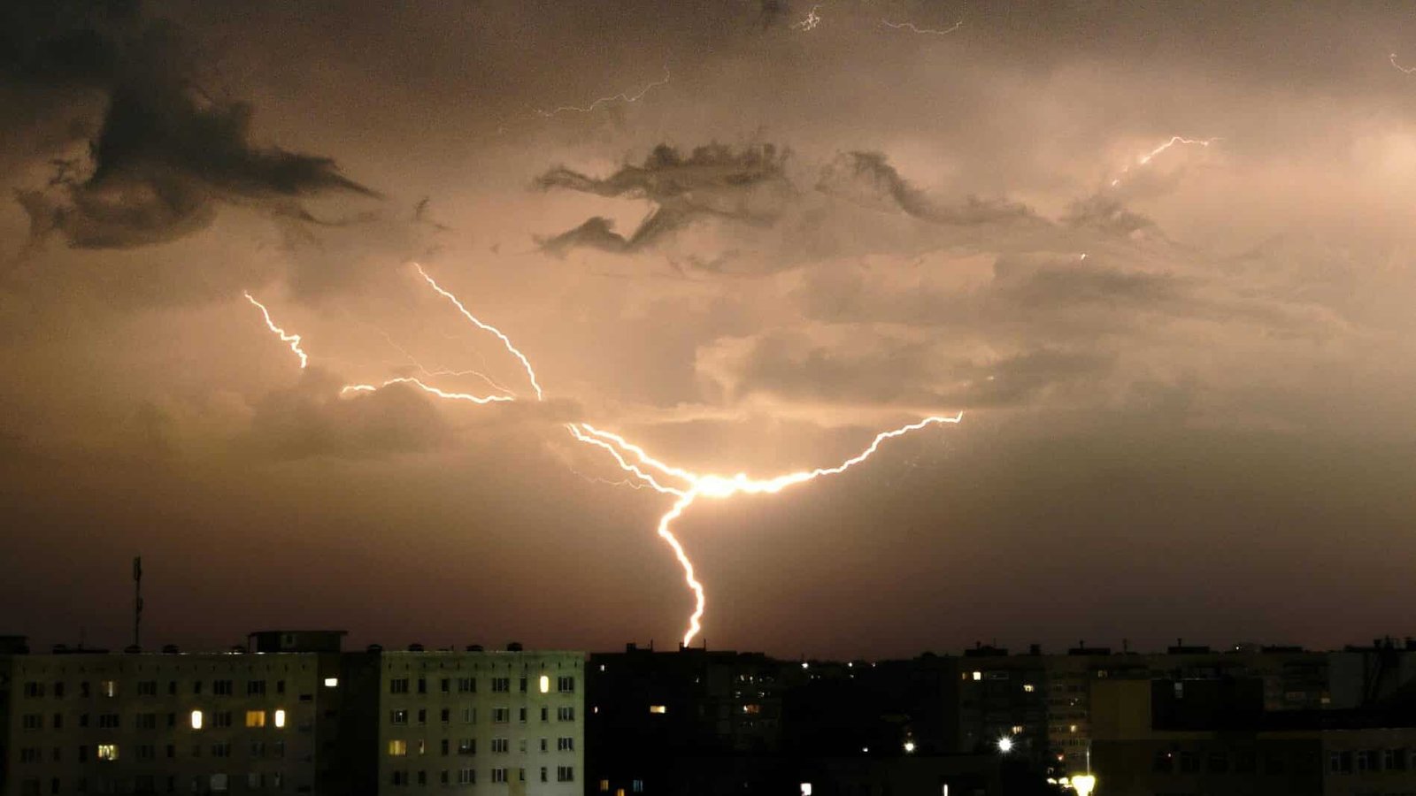 18 Things Only People From Hurricane Country Will Understand 7