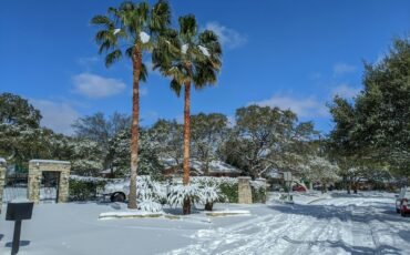 12 Real-World Examples of How Microclimates Create Completely Different Weather Just Miles Apart 8