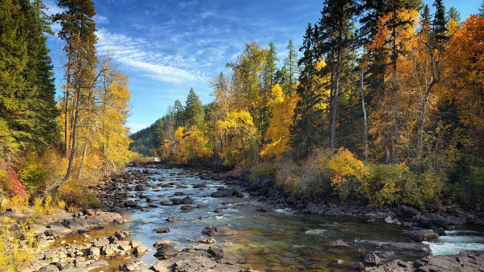 The Town in Every State Where Fall Colors Are Worth the Drive 26