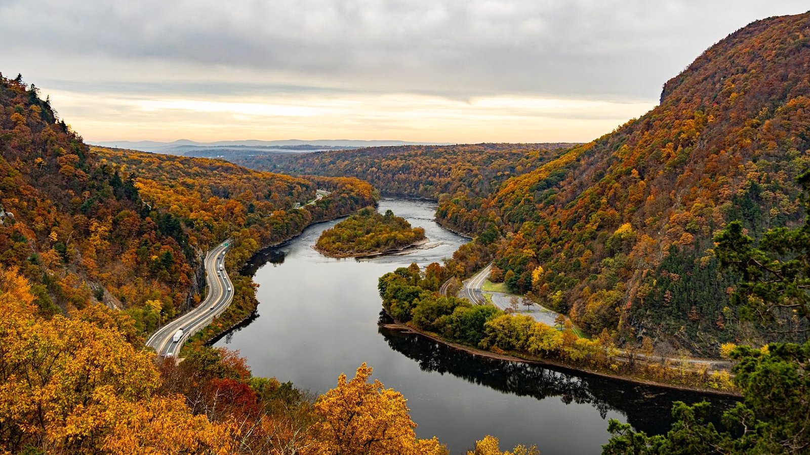 The Town in Every State Where Fall Colors Are Worth the Drive 30