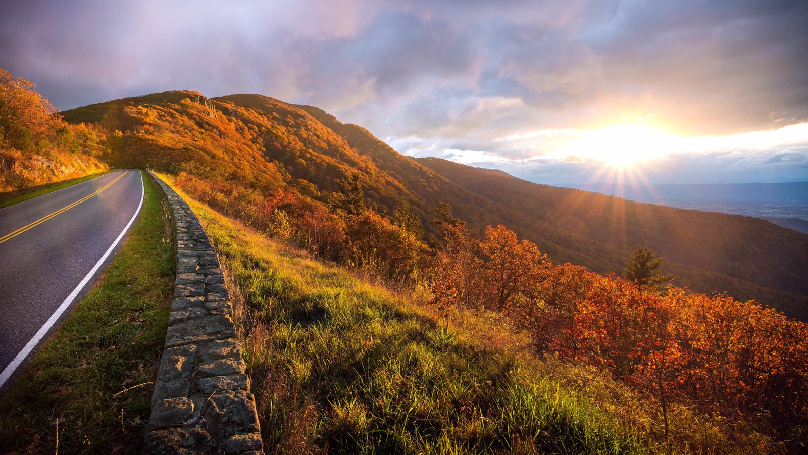 The Best Thunderstorm Watching Spot in Every U.S. State 46