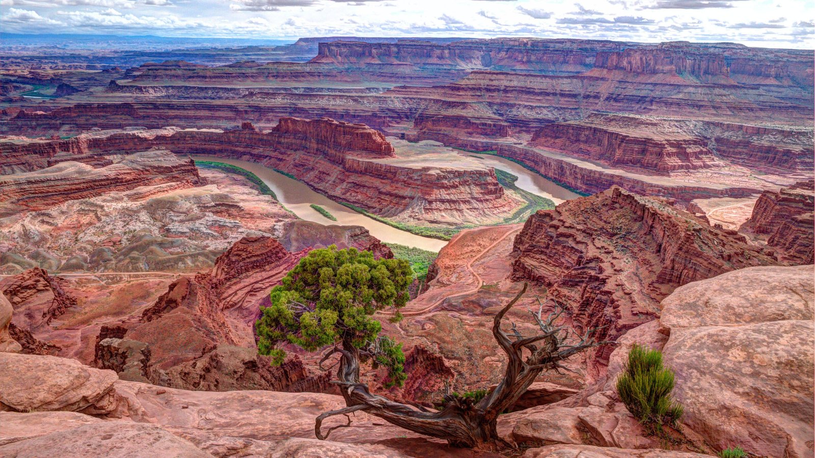 The Best Thunderstorm Watching Spot in Every U.S. State 44