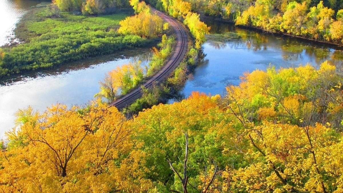 The Town in Every State Where Fall Colors Are Worth the Drive 15