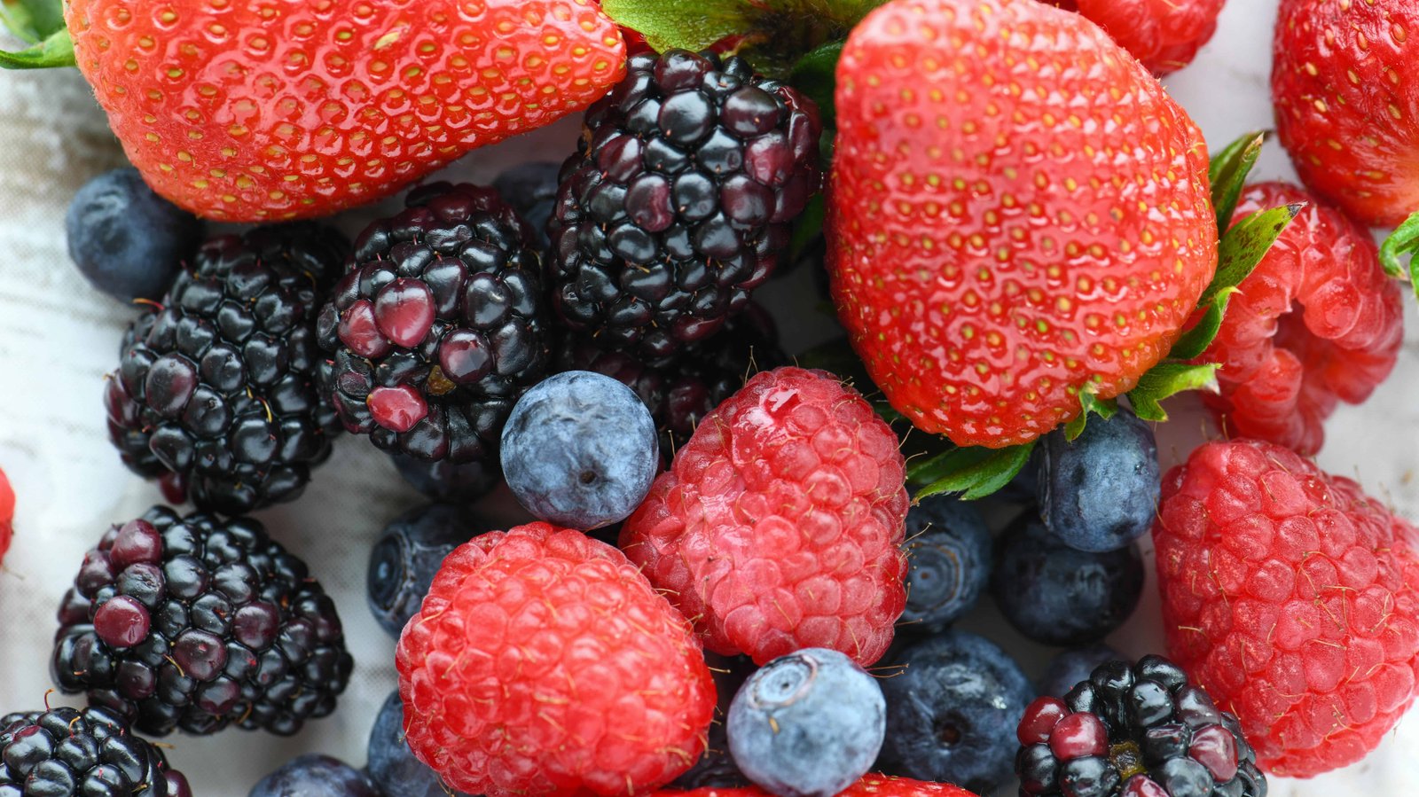 18 Foods and Drinks That Help Your Body Handle Heat Waves 5