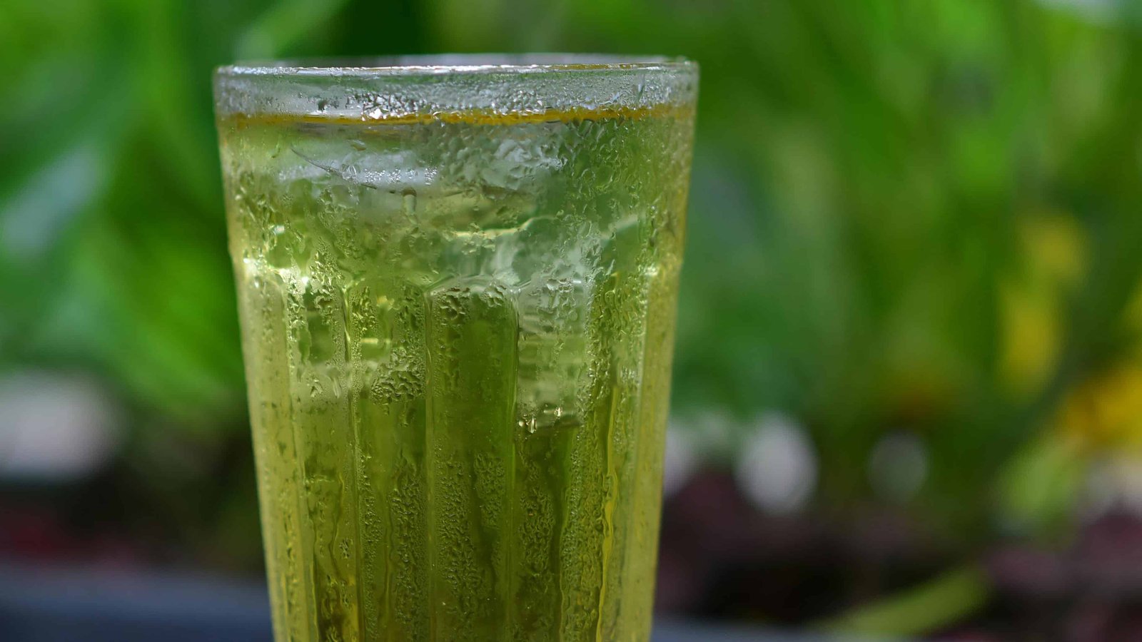 18 Foods and Drinks That Help Your Body Handle Heat Waves 10