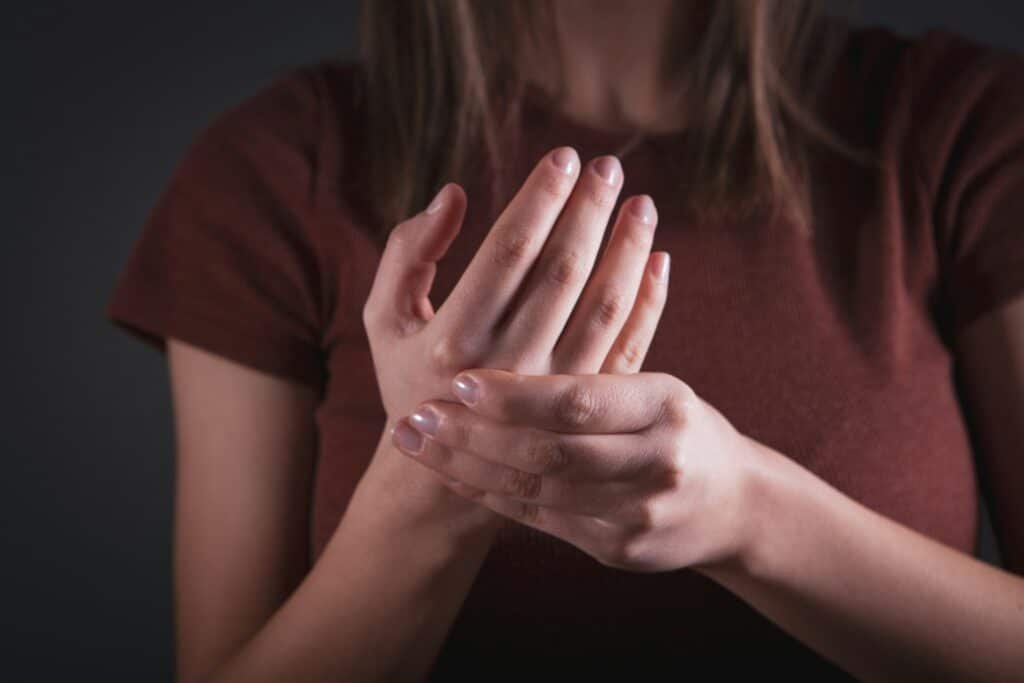 12 Weather Conditions That Make Joint Pain and Arthritis Worse 13
