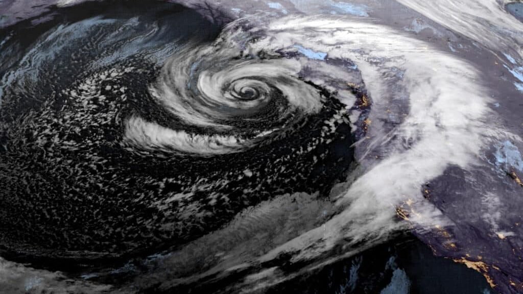 What Is a Derecho, Haboob, and Bomb Cyclone? Strange Weather Terms Explained 3